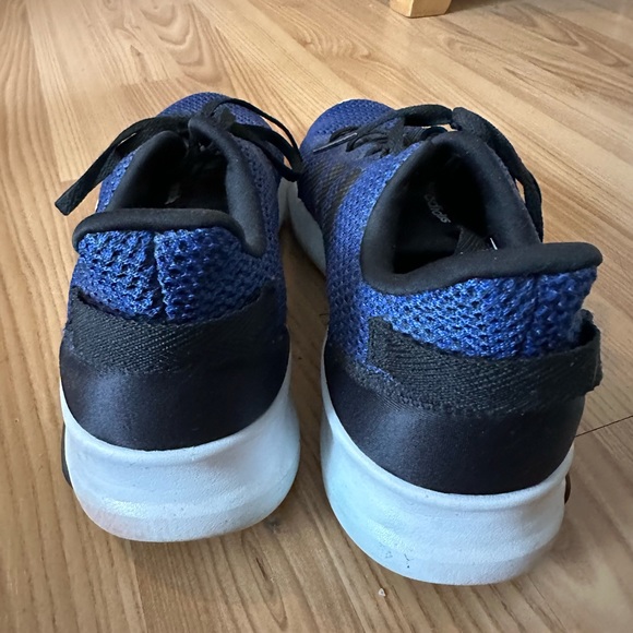 Adidas men’s sneakers - Picture 3 of 3